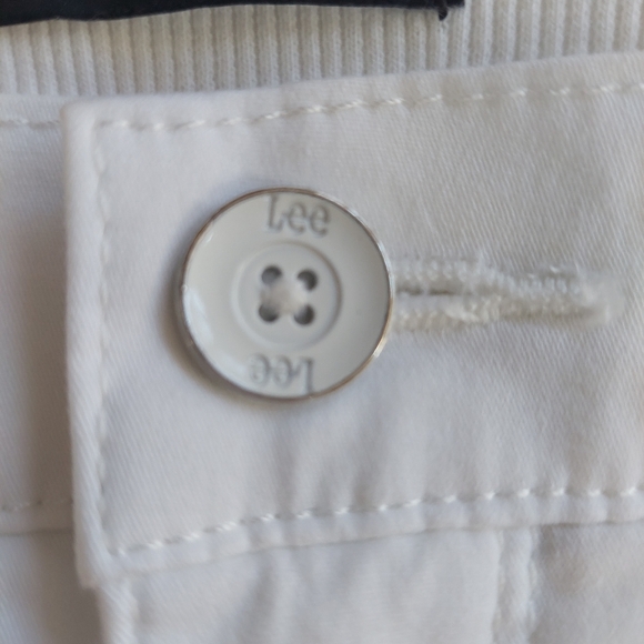 LEE relaxed fit mid rise capri pants NWOT - Picture 5 of 9